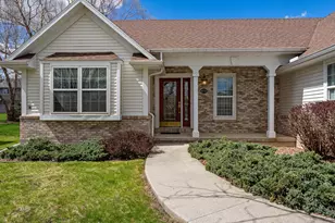 4721 W Whitetail Ct, Manitowoc, WI 54220 - Photo 2