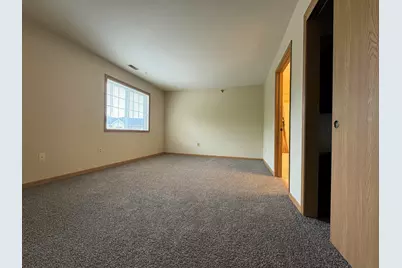 8055  Lexington Pl #12, Pleasant Prairie, WI 53158 - Photo 6