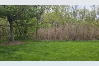 8055  Lexington Pl #12, Pleasant Prairie, WI 53158 - Photo 2
