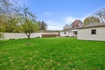2921  Winthrop Ave, Racine, WI 53403 - Photo 26