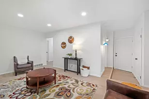 5714 N 98th St, Milwaukee, WI 53225 - Photo 12