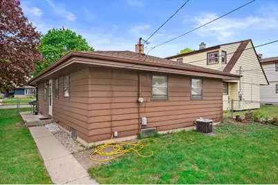 5714 N 98th St, Milwaukee, WI 53225 - Photo 4