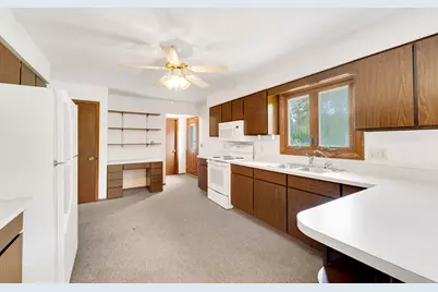W221S7400  Valley View Rd, Vernon, WI 53150 - Photo 12