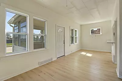 6804  34th Ave, Kenosha, WI 53142 - Photo 4