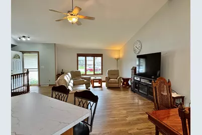 1003  Meadow St, Watertown, WI 53094 - Photo 6