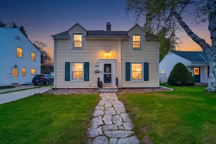 429 Shoreland Dr, Racine, WI 53402 - Photo 2