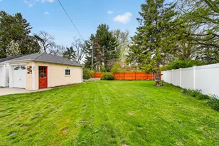 429 Shoreland Dr, Racine, WI 53402 - Photo 20