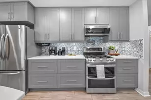 12323 Woodside Ct, Wauwatosa, WI 53226 - Photo 6