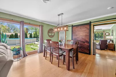 12323  Woodside Ct, Wauwatosa, WI 53226 - Photo 10