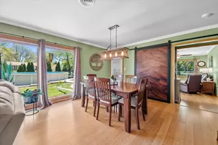 12323 Woodside Ct, Wauwatosa, WI 53226 - Photo 10