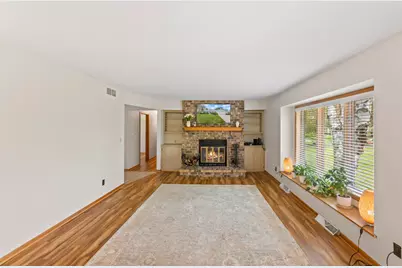 9906 N Concord Dr, Mequon, WI 53097 - Photo 10