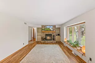 9906 N Concord Dr, Mequon, WI 53097 - Photo 10