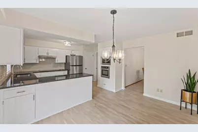 9906 N Concord Dr, Mequon, WI 53097 - Photo 14