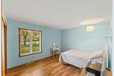 9906 N Concord Dr, Mequon, WI 53097 - Photo 24