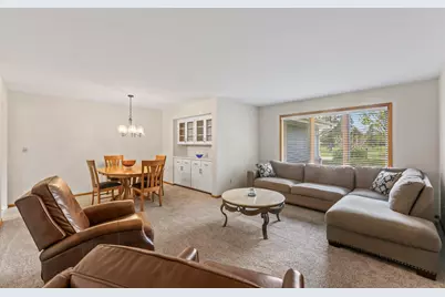 9906 N Concord Dr, Mequon, WI 53097 - Photo 6