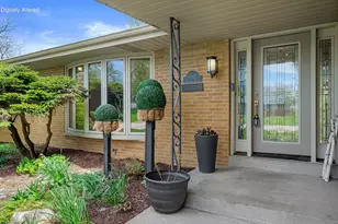 6660 N Braeburn Ln, Glendale, WI 53209 - Photo 30