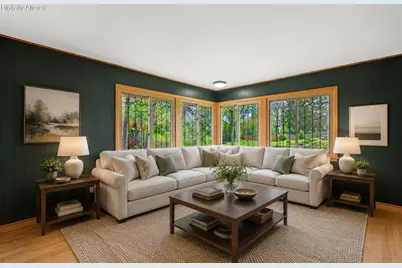 6660 N Braeburn Ln, Glendale, WI 53209 - Photo 10
