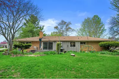 6660 N Braeburn Ln, Glendale, WI 53209 - Photo 28