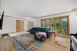 6660 N Braeburn Ln, Glendale, WI 53209 - Photo 14