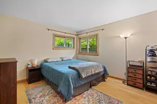 6660 N Braeburn Ln, Glendale, WI 53209 - Photo 18