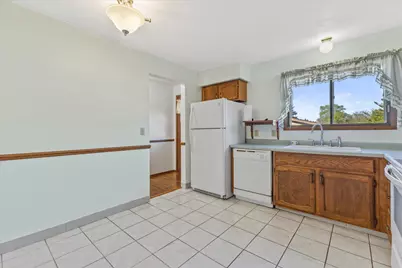 5736  Cambridge Cir, Racine, WI 53406 - Photo 6