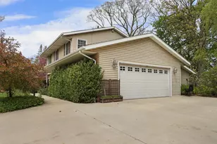 8715 108th Ave, Pleasant Prairie, WI 53158 - Photo 2