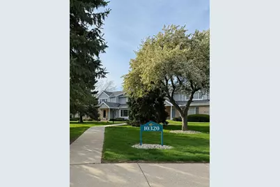 10320 W Whitnall Edge Cir #E, Franklin, WI 53132 - Photo 2