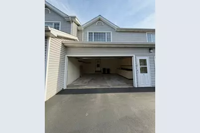 10320 W Whitnall Edge Cir #E, Franklin, WI 53132 - Photo 16