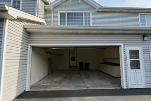 10320 W Whitnall Edge Circle, Franklin, WI 53132 - Photo 16