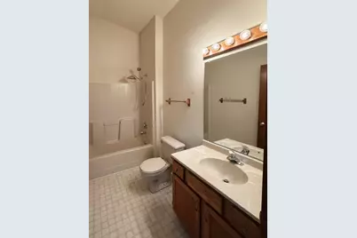 10320 W Whitnall Edge Cir #E, Franklin, WI 53132 - Photo 10