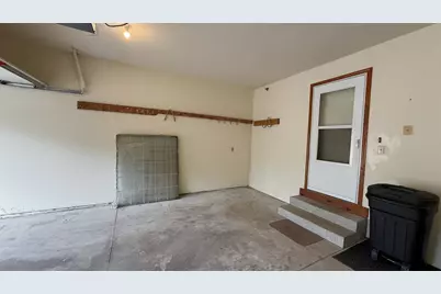 10320 W Whitnall Edge Cir #E, Franklin, WI 53132 - Photo 18