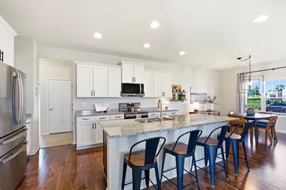 N62W13709  Sunburst Dr, Menomonee Falls, WI 53051 - Photo 8