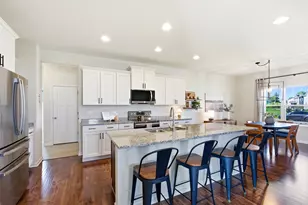 N62W13709 Sunburst Dr, Menomonee Falls, WI 53051 - Photo 8