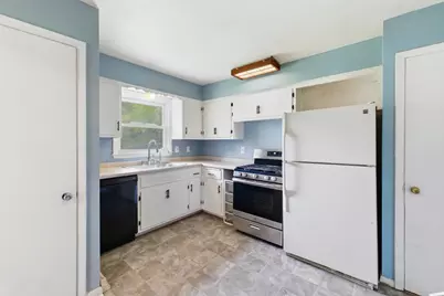 10101 W Beechwood Ave, Milwaukee, WI 53224 - Photo 18