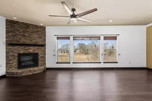 N88W18648 Duke St, Menomonee Falls, WI 53051 - Photo 12