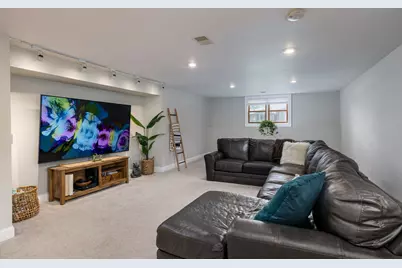 701  Capitol Ct, Holmen, WI 54636 - Photo 16