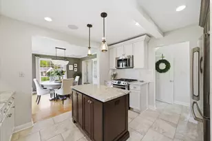 7505 N Links Way, Fox Point, WI 53217 - Photo 16