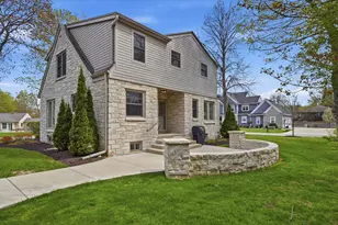 7505 N Links Way, Fox Point, WI 53217 - Photo 4