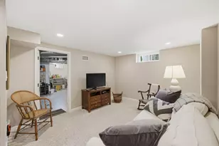 7505 N Links Way, Fox Point, WI 53217 - Photo 36