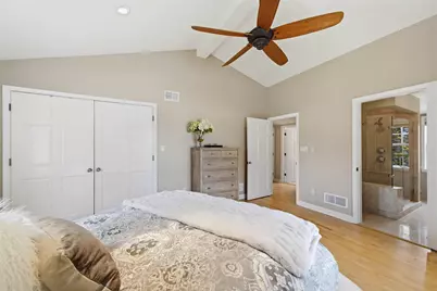 7505 N Links Way, Fox Point, WI 53217 - Photo 24