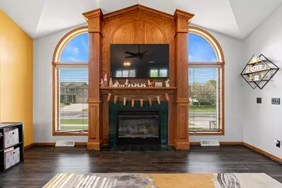 210  Dream Catcher Dr, Kewaskum, WI 53040 - Photo 6