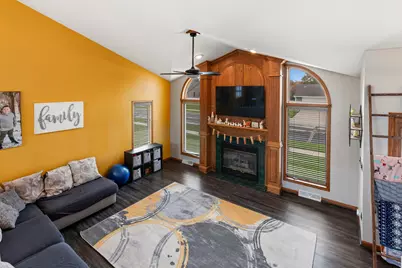 210  Dream Catcher Dr, Kewaskum, WI 53040 - Photo 2