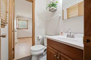 10915 W Harvard Ln, Wauwatosa, WI 53226 - Photo 12