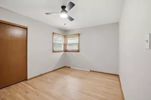 10915 W Harvard Ln, Wauwatosa, WI 53226 - Photo 16