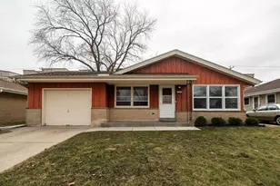 10915 W Harvard Ln, Wauwatosa, WI 53226 - Photo 1