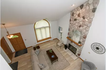 1215  Timber Rdg, Pewaukee, WI 53072 - Photo 20