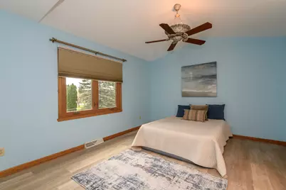 1215  Timber Rdg, Pewaukee, WI 53072 - Photo 14