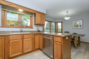 1215 Timber Ridge, Pewaukee, WI 53072 - Photo 8