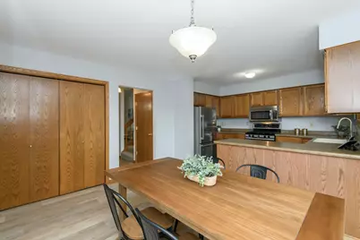 1215  Timber Rdg, Pewaukee, WI 53072 - Photo 12