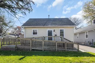 417 Island Ave Ave, Racine, WI 53405 - Photo 2